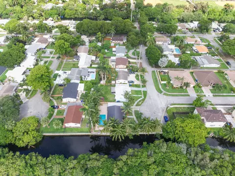 View/Area - 3030 Arthur St, Hollywood, FL 33021 photo 4 of 10