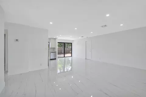 Living - 3030 Arthur St, Hollywood, FL 33021 photo 3 of 8