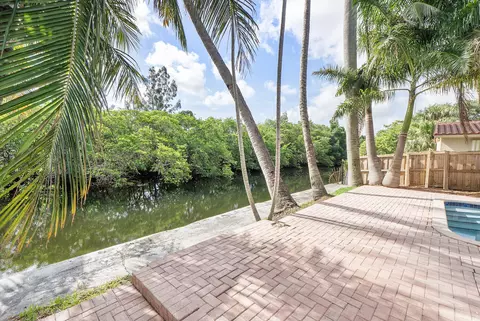 Exterior - 3030 Arthur St, Hollywood, FL 33021 photo 13 of 16