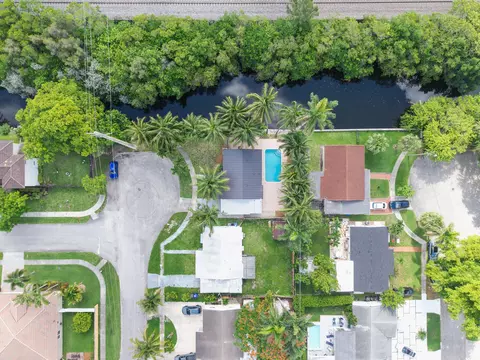 View/Area - 3030 Arthur St, Hollywood, FL 33021 photo 3 of 10