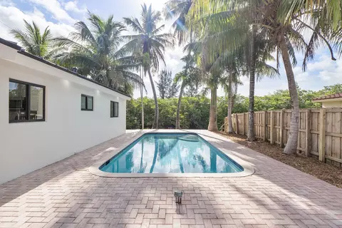 Exterior - 3030 Arthur St, Hollywood, FL 33021 photo 8 of 16