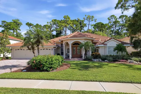 606 Cypress Green Cir, Wellington, FL 33414