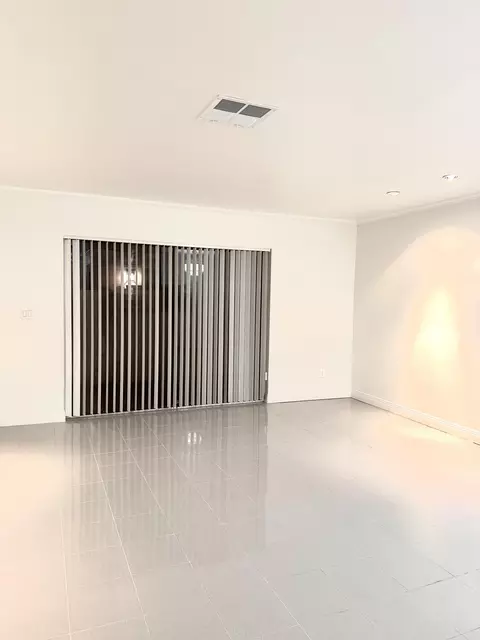 11605 NW 11th St, Pembroke Pines, FL 33026