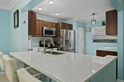4228 NW 22nd St #100J, Coconut Creek, FL 33066