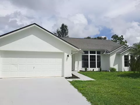 5000 NW Erskin Ter, Port Saint Lucie, FL 34983