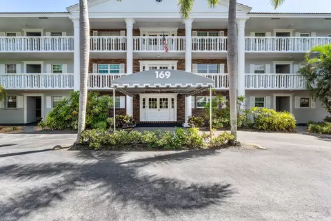 169 Atlantis Blvd #302, Atlantis, FL 33462