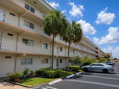 230 NE 26th Ave #404, Boynton Beach, FL 33435
