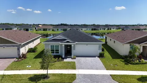 1113 SE Crosswood Way, Port Saint Lucie, FL 34984