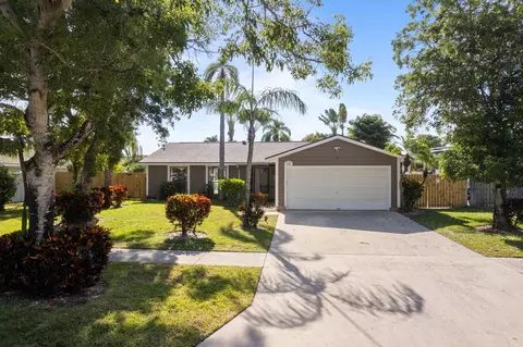 108 Cambridge Ln, Royal Palm Beach, FL 33411