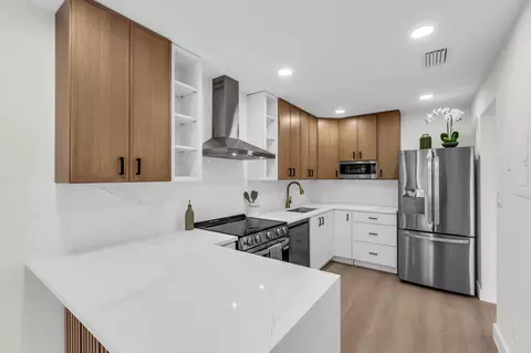 176 NW 106th Ter, Pembroke Pines, FL 33026