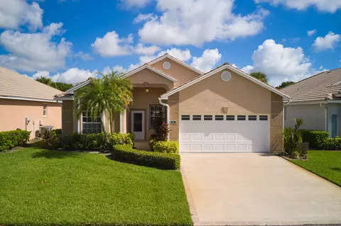 907 NW Sarria Ct, Port Saint Lucie, FL 34986