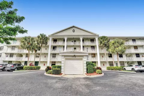 1719 Whitehall Dr #303, Davie, FL 33324
