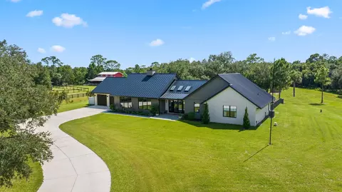 Exterior - 1955 SE 137th Way, Okeechobee, FL 34974 photo 2 of 15