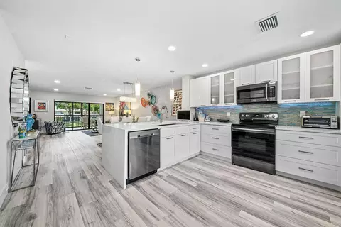 42 Stratford Ln W #D, Boynton Beach, FL 33436