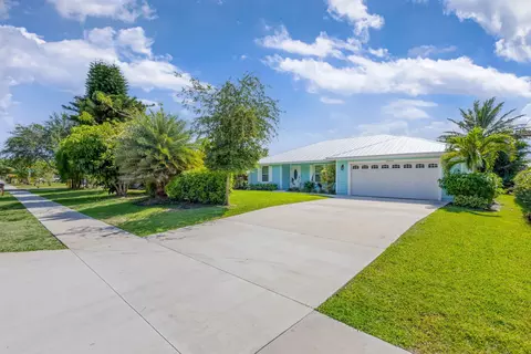 10600 SE Gomez Ave, Hobe Sound, FL 33455