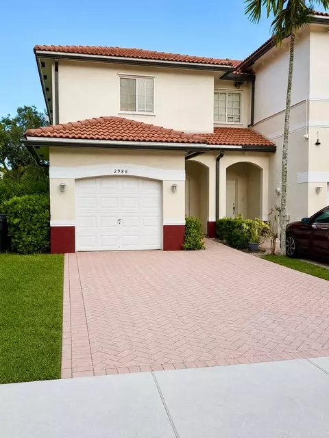 2986 NW 35th Ave, Lauderdale Lakes, FL 33311