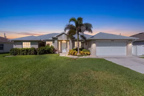 3950 SW Kakopo St, Port Saint Lucie, FL 34953
