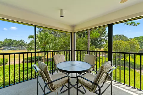 Exterior - 6433 SE Brandywine Ct UNIT 217, Stuart, FL 34997 photo 5 of 11