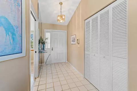 Entry Way - 6433 SE Brandywine Ct UNIT 217, Stuart, FL 34997 photo 1 of 1