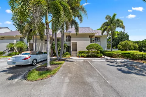 Exterior - 6433 SE Brandywine Ct UNIT 217, Stuart, FL 34997 photo 1 of 11