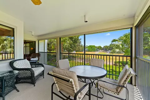 Exterior - 6433 SE Brandywine Ct UNIT 217, Stuart, FL 34997 photo 4 of 11