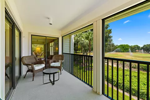 Exterior - 6433 SE Brandywine Ct UNIT 217, Stuart, FL 34997 photo 6 of 11