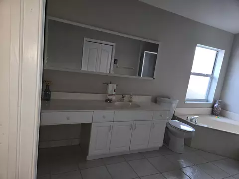 Bath - 6374 Robinson St, Jupiter, FL 33458 photo 2 of 4