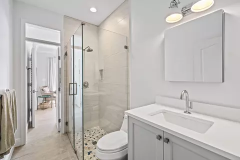 Bath - 2815 Hampton Cir E, Delray Beach, FL 33445 photo 4 of 4