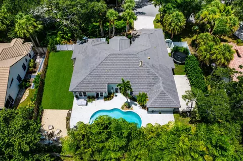 View/Area - 2815 Hampton Cir E, Delray Beach, FL 33445 photo 2 of 4