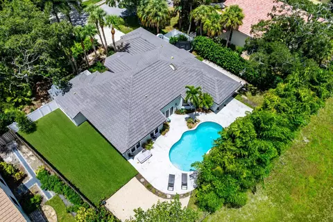 View/Area - 2815 Hampton Cir E, Delray Beach, FL 33445 photo 1 of 4