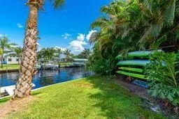 Exterior - 2070 NW Pine Tree Way, Stuart, FL 34994 photo 7 of 8
