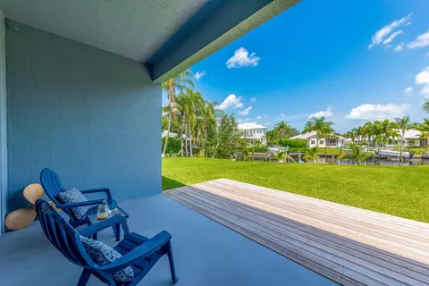 Exterior - 2070 NW Pine Tree Way, Stuart, FL 34994 photo 4 of 11