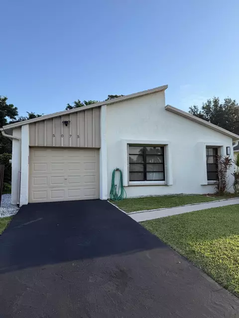 5075 Mirror Lakes Blvd, Boynton Beach, FL 33472