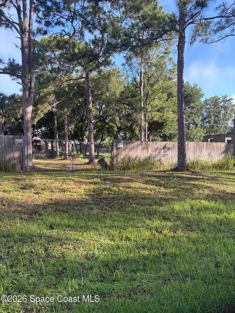 735 Carousel St SE, Palm Bay, FL 32909