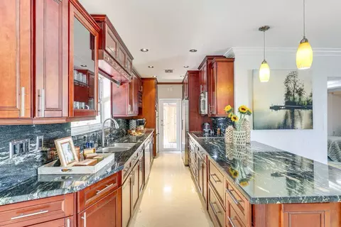 1313 SE 1st Way, Deerfield Beach, FL 33441