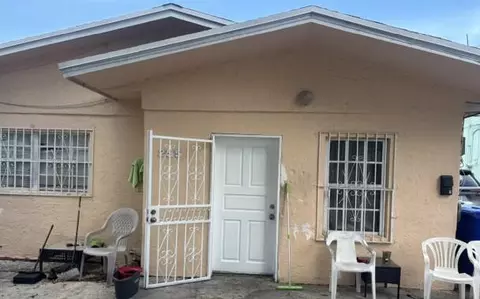 255 NW 27th Ct, Miami, FL 33125