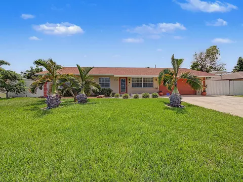 3190 Starboard Dr, Lake Worth, FL 33462
