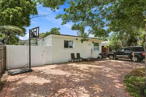 1010 Burlington St, Opa Locka, FL 33054
