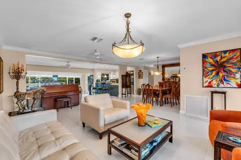 4221 NE 16th Ave, Oakland Park, FL 33334