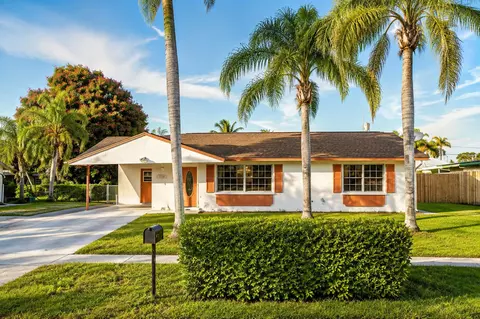 330 W 22nd Ct, Riviera Beach, FL 33404