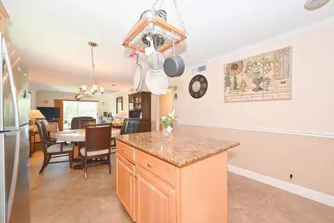 Kitchen - 1100 E Indiantown Rd #113, Jupiter, FL 33477 photo 4 of 4