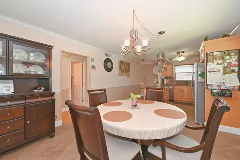 Dining - 1100 E Indiantown Rd #113, Jupiter, FL 33477 photo 1 of 2