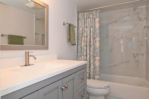 Bath - 1100 E Indiantown Rd #113, Jupiter, FL 33477 photo 1 of 2
