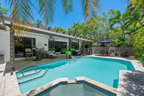 Exterior - 1230 Taylor St, Hollywood, FL 33019 photo 6 of 6