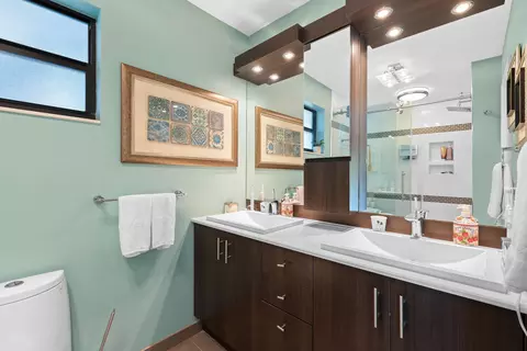 Bath - 1230 Taylor St, Hollywood, FL 33019 photo 1 of 4