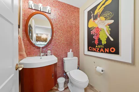 Bath - 1230 Taylor St, Hollywood, FL 33019 photo 4 of 4
