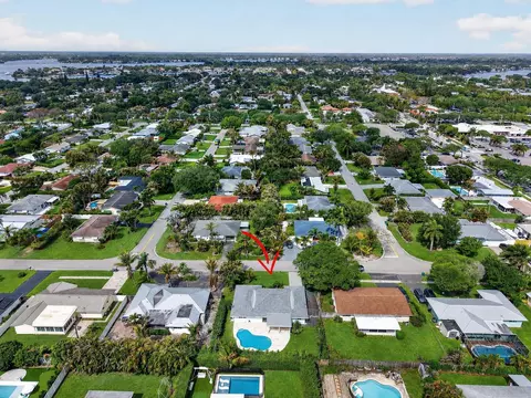 View/Area - 364 Venus Ave, Tequesta, FL 33469 photo 6 of 7
