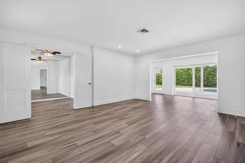 Living - 364 Venus Ave, Tequesta, FL 33469 photo 3 of 12
