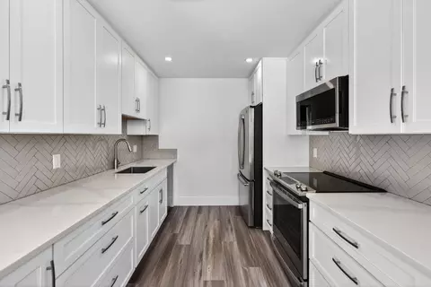 Kitchen - 364 Venus Ave, Tequesta, FL 33469 photo 4 of 6