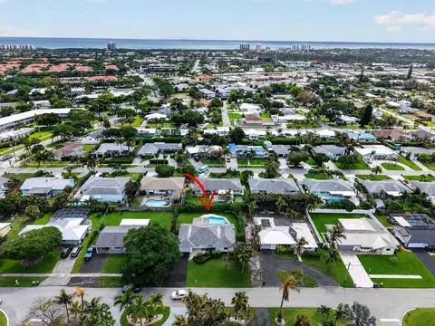 View/Area - 364 Venus Ave, Tequesta, FL 33469 photo 4 of 7